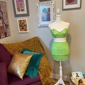 Savage by Fenty. NWT. Lime green lace 2 piece set.(SMALL)